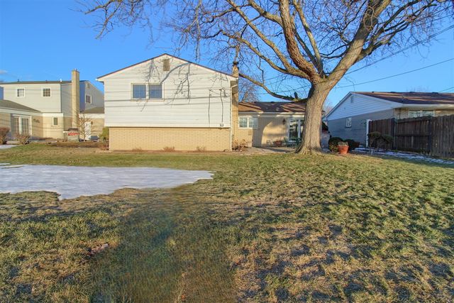 4122 Longmeadow Drive, Trenton, MI 48183