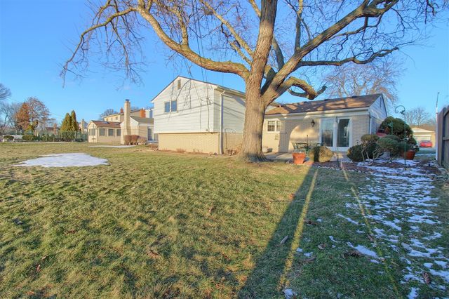 4122 Longmeadow Drive, Trenton, MI 48183