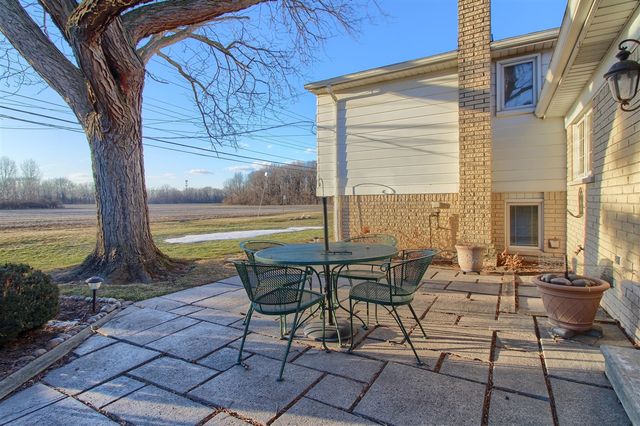 4122 Longmeadow Drive, Trenton, MI 48183