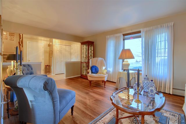 4122 Longmeadow Drive, Trenton, MI 48183