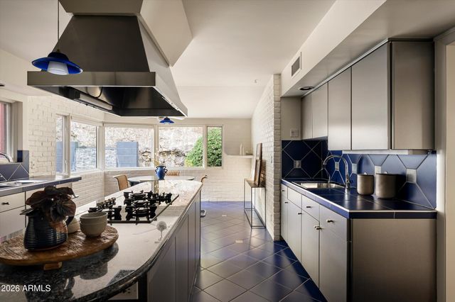 4302 E HIGHLANDS Drive, Paradise Valley, AZ 85253