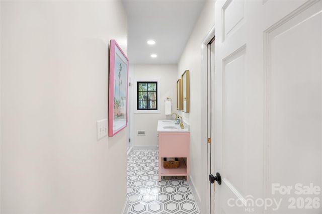 301 Whitestone Road, Charlotte, NC 28270