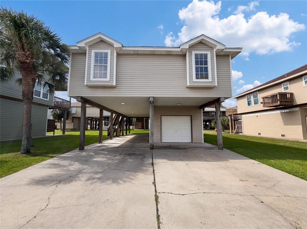 13909 Pirates Beach Boulevard, Galveston, TX 77554