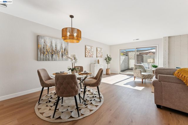 1159 Admiralty Ln, Alameda, CA 94502