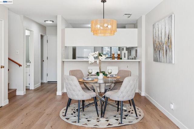 1159 Admiralty Ln, Alameda, CA 94502