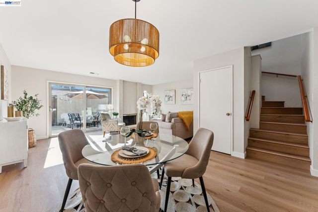 1159 Admiralty Ln, Alameda, CA 94502