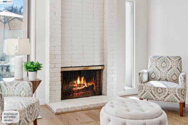 1159 Admiralty Ln, Alameda, CA 94502