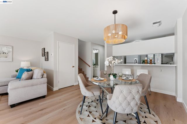 1159 Admiralty Ln, Alameda, CA 94502