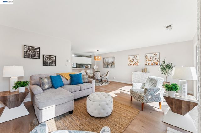 1159 Admiralty Ln, Alameda, CA 94502