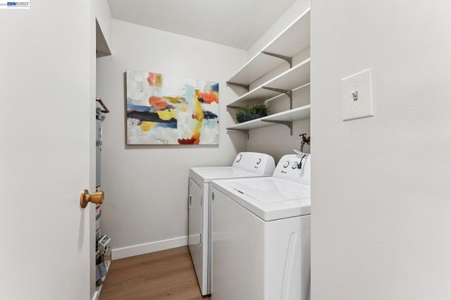 1159 Admiralty Ln, Alameda, CA 94502