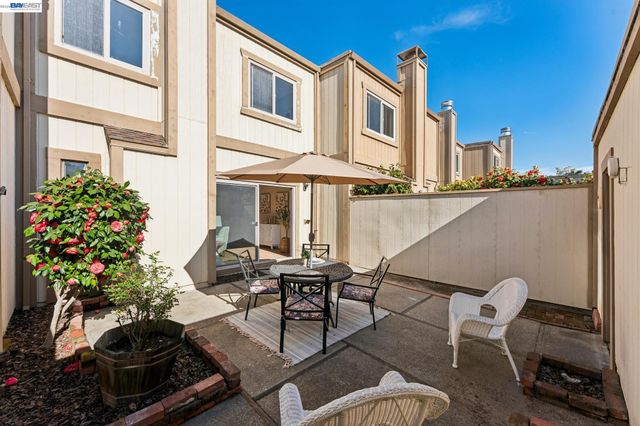 1159 Admiralty Ln, Alameda, CA 94502