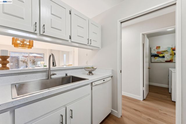 1159 Admiralty Ln, Alameda, CA 94502