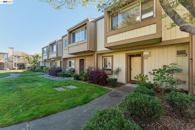 1159 Admiralty Ln, Alameda, CA 94502