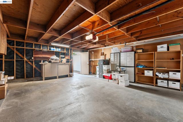 1159 Admiralty Ln, Alameda, CA 94502