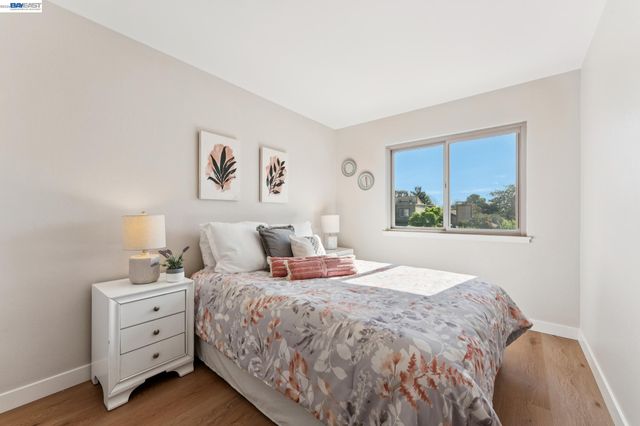 1159 Admiralty Ln, Alameda, CA 94502