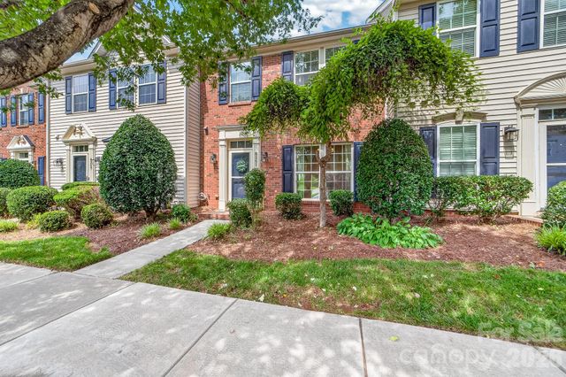 8261 Bridgegate Drive, Huntersville, NC 28078