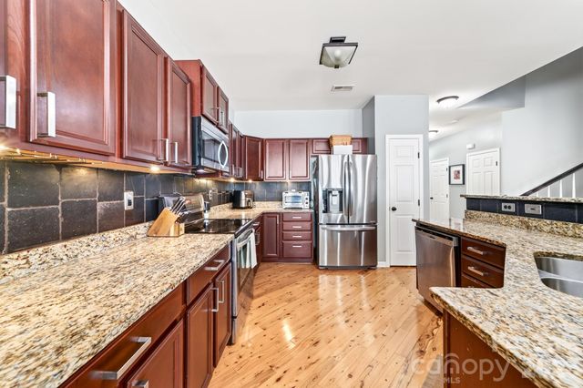 8261 Bridgegate Drive, Huntersville, NC 28078