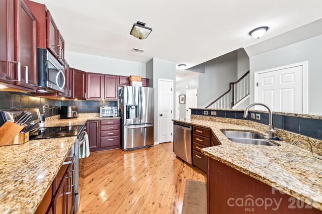 8261 Bridgegate Drive, Huntersville, NC 28078