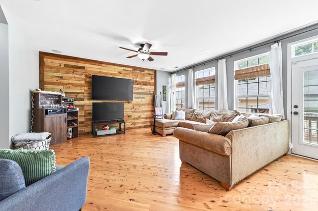 8261 Bridgegate Drive, Huntersville, NC 28078