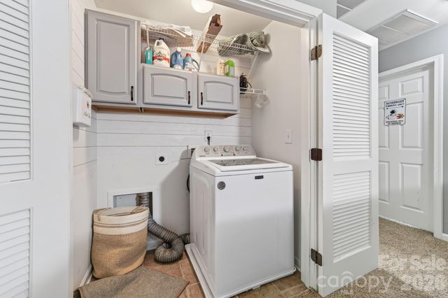 8261 Bridgegate Drive, Huntersville, NC 28078
