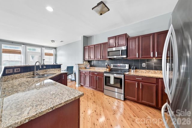 8261 Bridgegate Drive, Huntersville, NC 28078