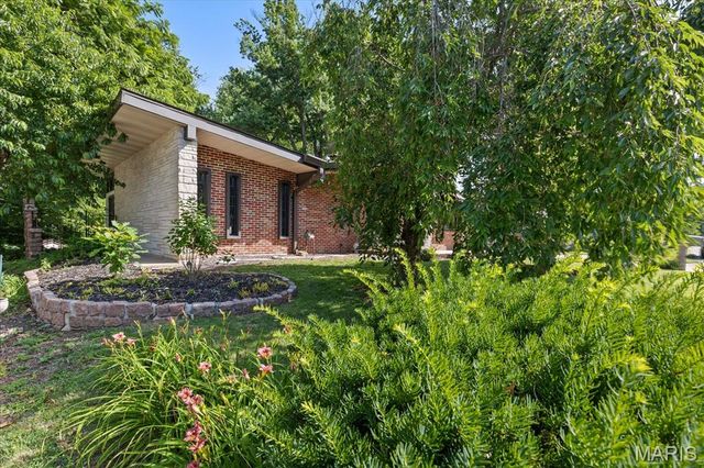 139 College Drive, St Charles, MO 63301