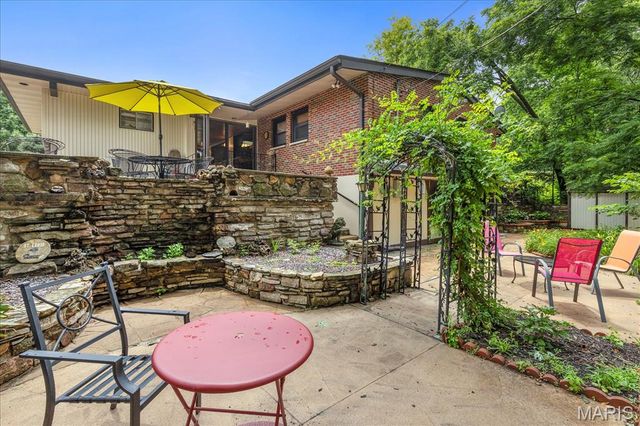 139 College Drive, St Charles, MO 63301