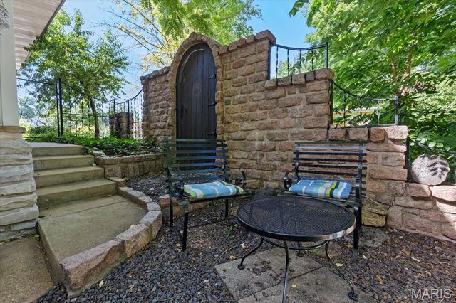 139 College Drive, St Charles, MO 63301