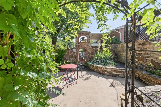 139 College Drive, St Charles, MO 63301