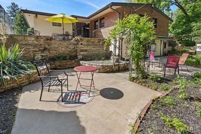 139 College Drive, St Charles, MO 63301