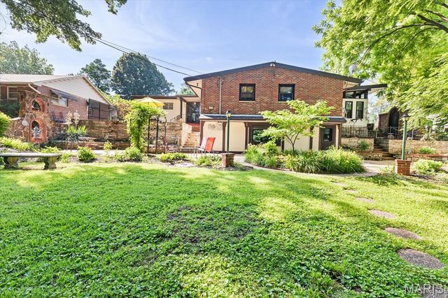 139 College Drive, St Charles, MO 63301