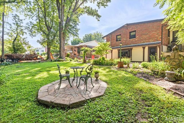 139 College Drive, St Charles, MO 63301