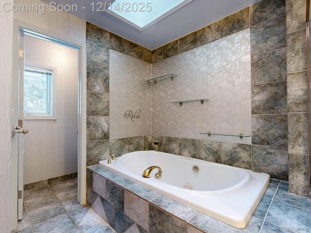 2245 W Cook Road, Grand Blanc, MI 48439