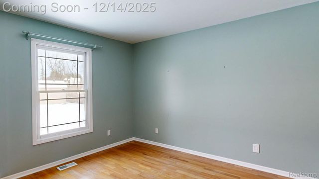 2245 W Cook Road, Grand Blanc, MI 48439