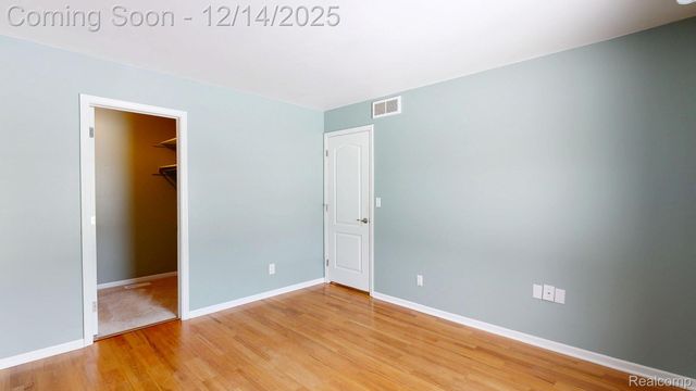 2245 W Cook Road, Grand Blanc, MI 48439