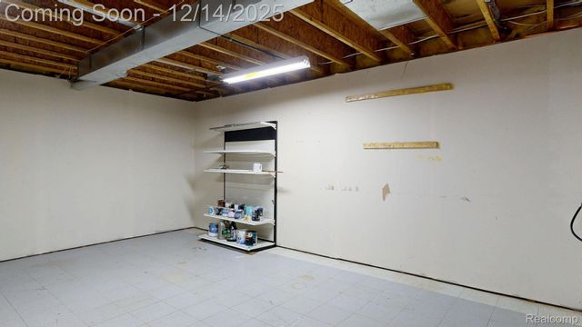 2245 W Cook Road, Grand Blanc, MI 48439