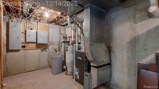 2245 W Cook Road, Grand Blanc, MI 48439