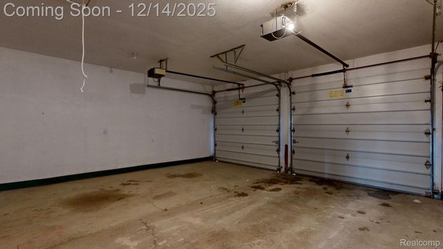 2245 W Cook Road, Grand Blanc, MI 48439