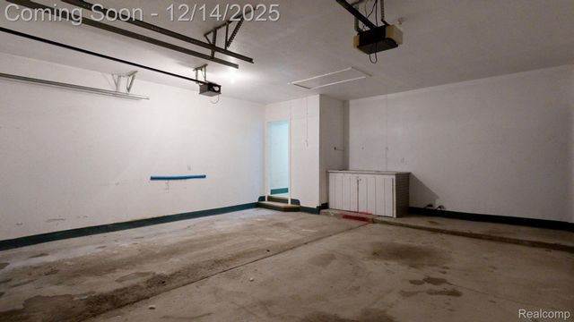 2245 W Cook Road, Grand Blanc, MI 48439