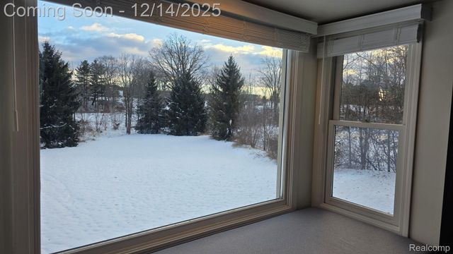 2245 W Cook Road, Grand Blanc, MI 48439