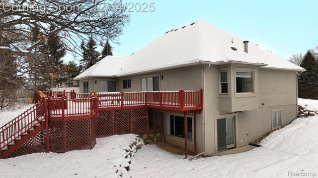 2245 W Cook Road, Grand Blanc, MI 48439