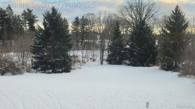 2245 W Cook Road, Grand Blanc, MI 48439