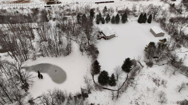 2245 W Cook Road, Grand Blanc, MI 48439