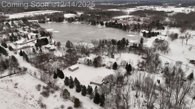 2245 W Cook Road, Grand Blanc, MI 48439