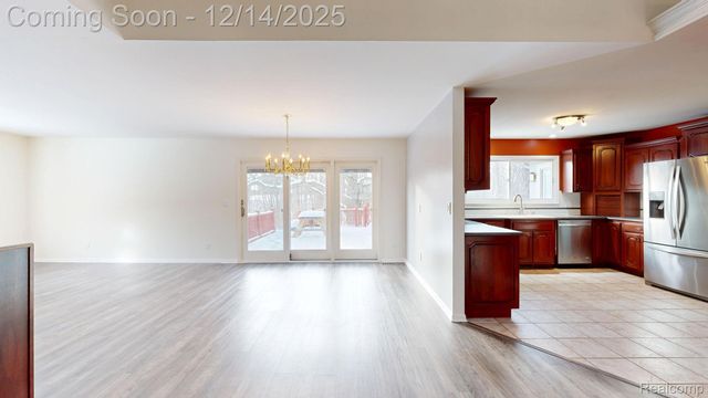 2245 W Cook Road, Grand Blanc, MI 48439