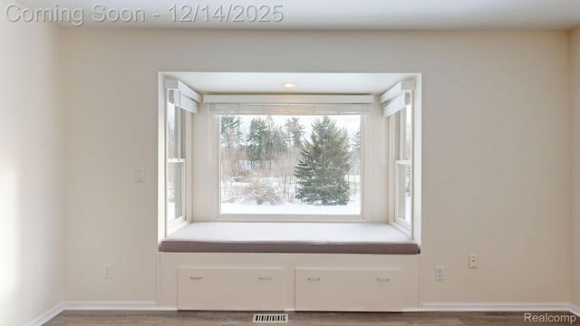 2245 W Cook Road, Grand Blanc, MI 48439