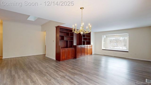 2245 W Cook Road, Grand Blanc, MI 48439