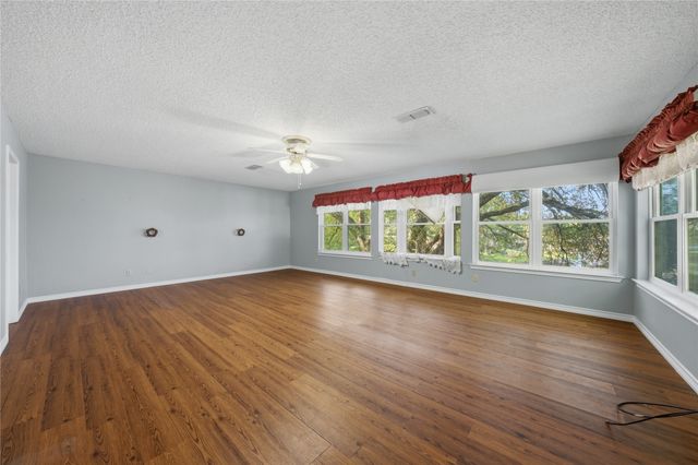 158 Baywood Boulevard, Mabank, TX 75156