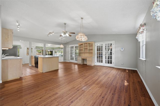 158 Baywood Boulevard, Mabank, TX 75156