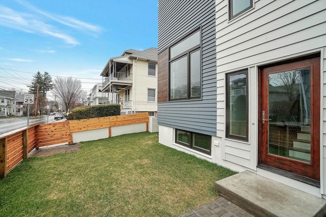 297 Concord Ave 1, Cambridge, MA 02138